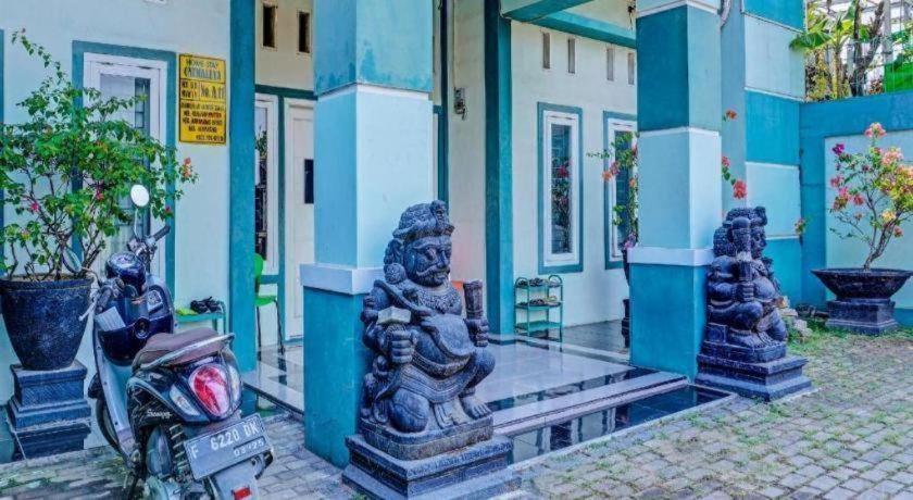 Oyo 91731 Home Stay Elis Cateliya Syariah Караванг Экстерьер фото